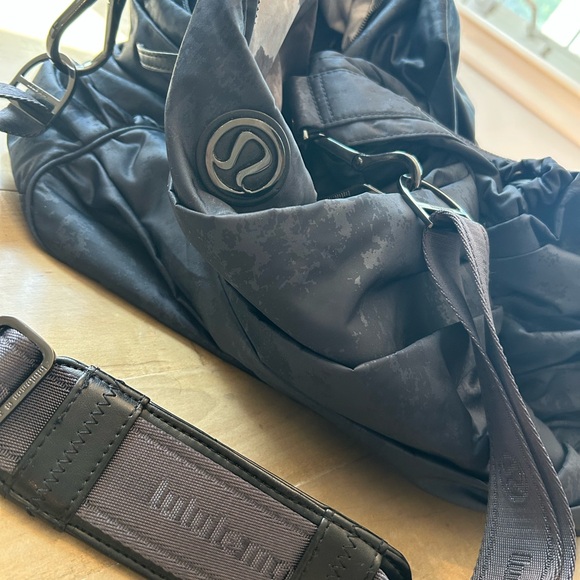 Lululemon gym bag - Picture 3 of 13